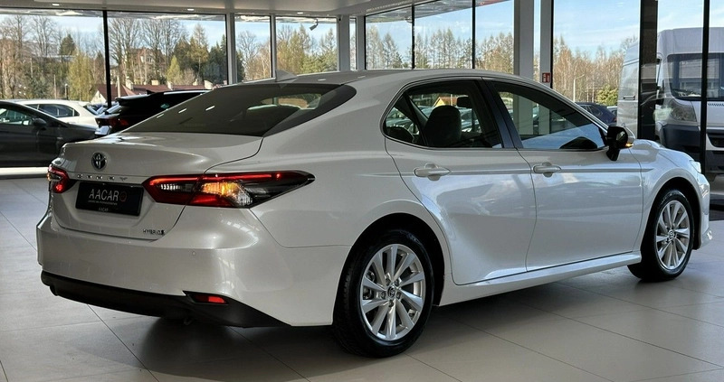Toyota Camry cena 134900 przebieg: 28148, rok produkcji 2021 z Trzcińsko-Zdrój małe 781